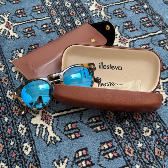 Illesteva Leonard Mirrored Blue Sunglasses - Picture 3 of 11